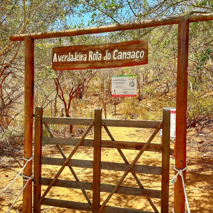 Porteira da rota do cangaço